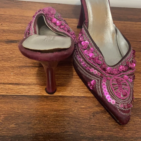 Pink/purple sequin small heel. - Picture 3 of 4